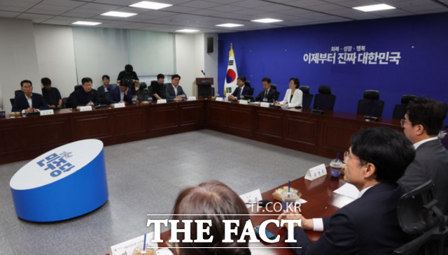 안호영 국회 환경노동위원장이 28일 오전 서울 여의도 국회에서 열린 노란봉투법 관련 민주당-고용노동부 간담회에서 발언하고 있다./뉴시스