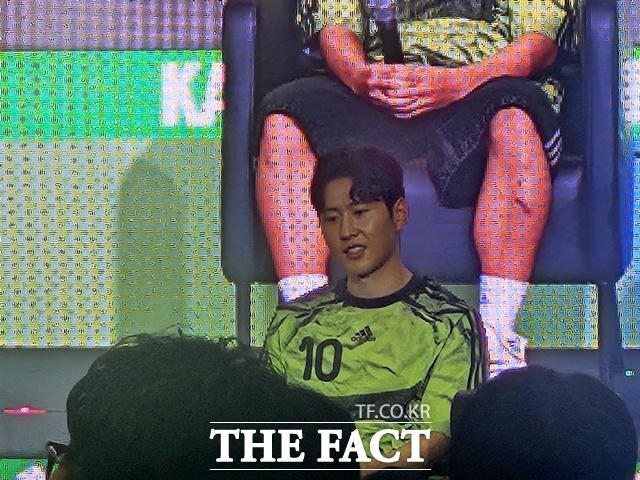 이강인이 2일 오후 서울 용산구 아디다스 더 베이스 서울에서 진행된 KANGIN MADE ME DO IT 행사에 참석해 취재진의 질문에 답하고 있다. /뉴시스