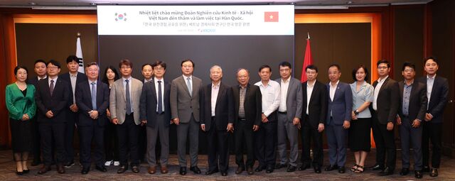 한국전력은 지난달 30일 서울에서 베트남 투자기획부 수석 차관 출신을 단장으로 하는 경제·사회 연구단(11명)을 초청해 원전 협력 워크숍을 개최했다고 4일 밝혔다. / 한전