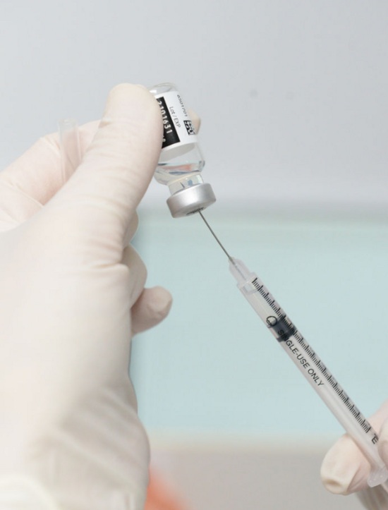 5일 국회예산정책처의 ‘2024회계연도 결산 산업통상자원중소벤처기업위원회 분석’을 보면 바이오 R&D 관련 총 12개 임상 과제가 당초 사업 종료 기간보다 연장된 것으로 확인됐다. 사진은 울산 남구보건소. / 뉴시스