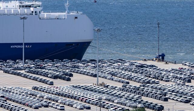 김정관 산업통상자원부 장관은 18일 자동차 부품 제조·수출기업인 디와이오토(1978년 설립)를 방문해 자동차·조선 등 전략산업 분야에서 미국과 협력을 강화해 새로운 시장 진출기회로 활용할 수 있도록 하겠다고 강조했다. 사진은 지난 7일 평택항. / 뉴시스