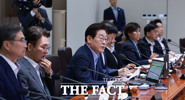 이재명 대통령이 29일 용산 대통령실에서 주재한 제39회 국무회의에서 발언하고 있다. /뉴시스