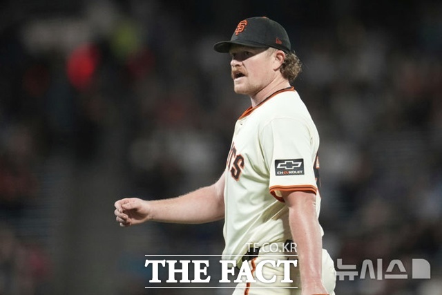 샌프란시스코 에이스 로건 웹이 9일(한국시간) 애리조나전에서 탈삼진 7개를 잡아 시즌 201개로 내셔널릭 이 부문 1위로 올라섰다. /샌프란시스코=AP.뉴시스