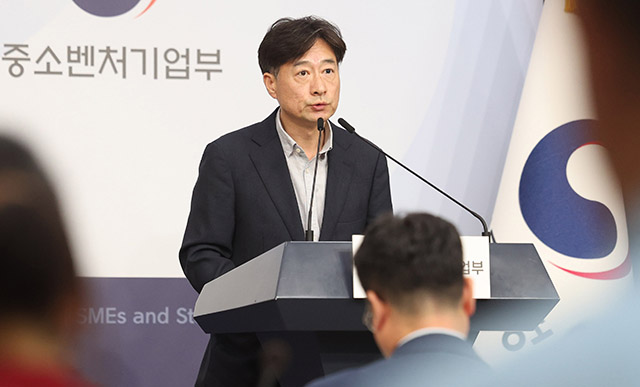 박용순 중소벤처기업부 기술혁신정책관이 9일 오후 서울 종로구 정부서울청사에서 중소기업 기술탈취 근절 방안 발표 브리핑을 하고 있다./뉴시스