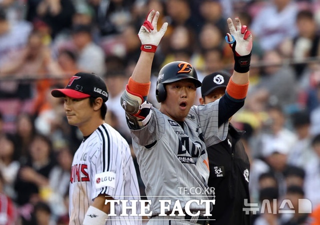 한화 하주석은 지난 시즌이 끝난 뒤 FA 신청을 했다가 된서리를 맞았다. 결국 원 소속팀 한화와 1년 계약했다. 하주석은 이번 시즌 절치부심해 빼어난 활약을 펼쳤지만 다시 FA 자격을 갖추려면 3년을 기다려야 한다. /뉴시스
