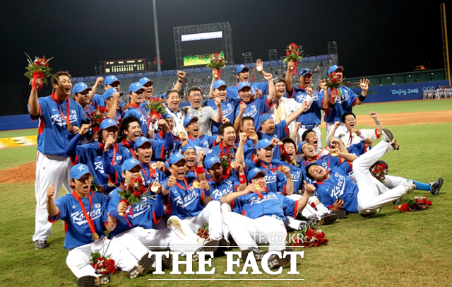 한국야구가 내년 3월 열리는 WBC에서 좋은 성적을 올리기 위해선 2008년 베이징올림픽을 성찰해 봐야 한다. 당시 한국은 20대와 30대 선수의 신-구 조화가 잘 이뤄져 있었다. /한국야구위원회