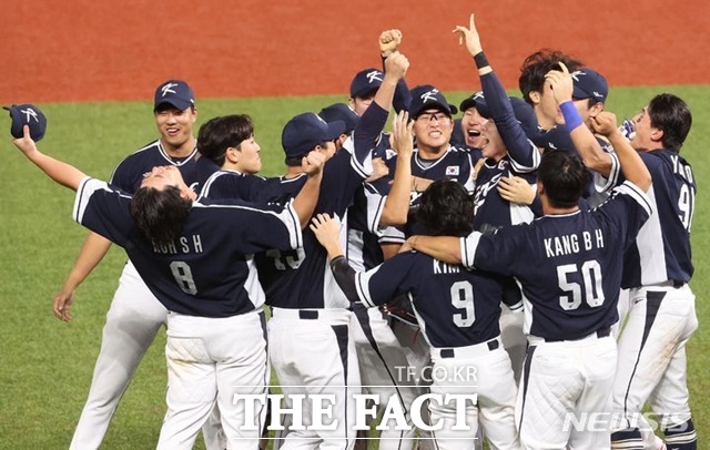 한국 야구대표팀은 2023항저우아시아경기대회에서 금메달을 따냈다. 이 멤버를 주축으로 세대교체를 단행했지만 이어진 국제대회에서 참혹한 실패를 맛봤다. /뉴시스