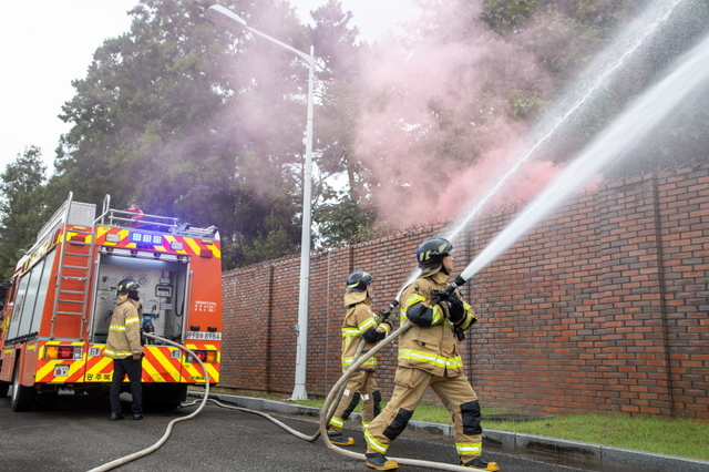 한국가스공사는 지난 24일 광주전남지역본부 장등공급관리소에서 6개 지역 유관기관과 합동으로 2025년 재난대비 상시훈련을 시행했다. / 가스공사