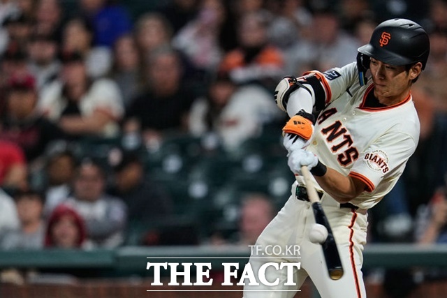 샌프란시스코 이정후가 2025시즌을 마무리했다. 2024년 데뷔해 처음으로 풀시즌을 뛴 이정후는 다소 기복있는 플레이를 펼쳤지만 내년 시즌 더욱 기대감을 높였다. 최종전인 29일(한국시간) 콜로라도전서 3안타를 몰아쳤다. /뉴시스