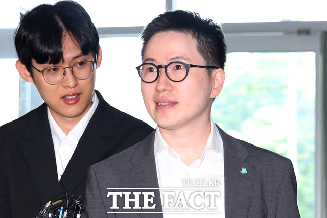 이원모 전 대통령실 인사비서관이 1일 오전 서울 서초구 순직 해병 특별검사팀 사무실에서 피의자 소환 조사를 받기 위해 출석하고 있다. /뉴시스