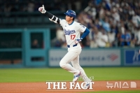  다저스 오타니 '쾅' '쾅', 신시내티에 홈런 폭격…김혜성은 결장[WC 1차전]