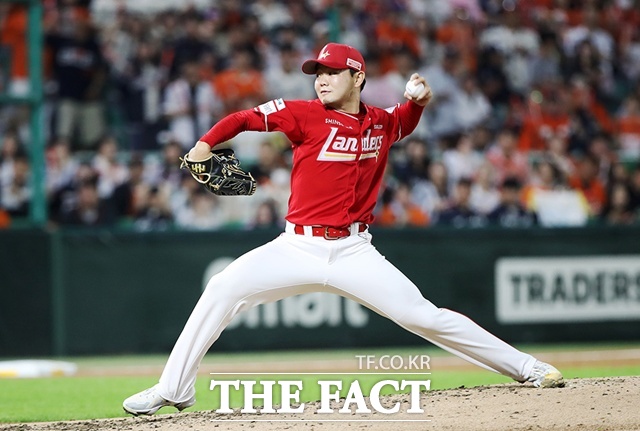 SSG 박시후가 9일 삼성과의 준플레이오프 1차전서 포스트시즌 처음으로 마운드에 올랐다. 하지만 1이닝 2실점으로 부진했다. /SSG 랜더스