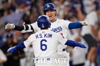  김혜성 결승 득점, 빠른 발로 다저스 NLCS 견인 …연장 11회 PHI에 2-1 勝 [NLDS 4차전]