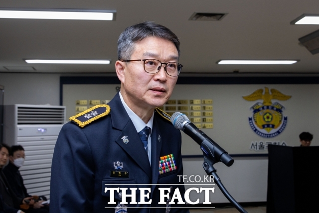 김현우 전 서울구치소장이 윤석열 전 대통령의 시간 외 접견 허용 등 내용을 담은 윤석열 수용관리계획서를 직접 결재했다고 밝혔다. 지난 2월5일 경기 의왕시 서울구치소에서 열린 윤석열 정부의 비상계엄 선포를 통한 내란 혐의 진상규명 국정조사 특별위원회 현장조사에서 김현우 서울구치소장이 발언하고 있다. /뉴시스