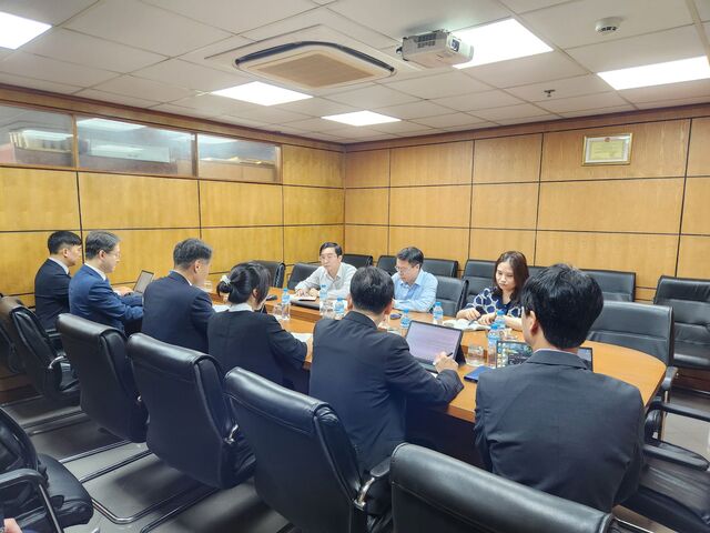 한국전력은 지난달 30일 베트남 하노이에서 닌투언-2 원전 발주처인 PVN과 함께 베트남 원전분야 인력양성 협력을 위한 공동워킹그룹(JWG) 워크숍을 개최했다고 14일 밝혔다. / 한전