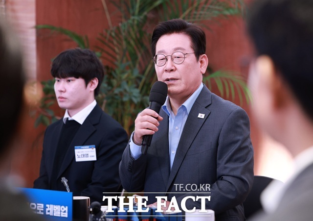 이재명 대통령이 15일 서울 성동구 펍지 성수에서 열린 K-게임 현장간담회에서 발언하고 있다. /뉴시스