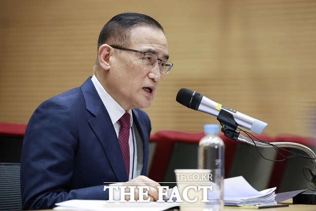 위성락 국가안보실장이 16일 용산 대통령실에서 캄보디아 사태 대응 현황에 관해 브리핑을 하고 있다. /뉴시스