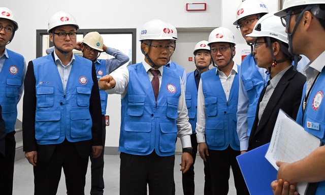 한국전력은 지난 17일 APEC 정상회의 기간 안정적인 전력공급을 위해 행사장과 인근 주요 전력설비에 대한 현장점검을 시행했다고 20일 밝혔다. / 한전