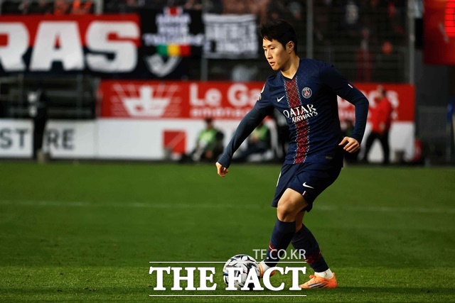 아슈라프 하키미의 전반 멀티골의 기점 역할을 한 이강인./브레스트=AP.뉴시스