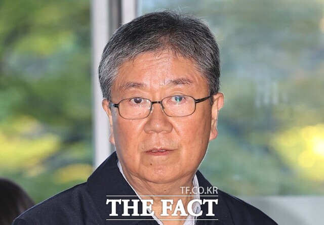 김대기 전 대통령실 비서실장이 27일 오전 서울 서초구 특검팀 사무실에 참고인 신분으로 출석하고 있다. /뉴시스