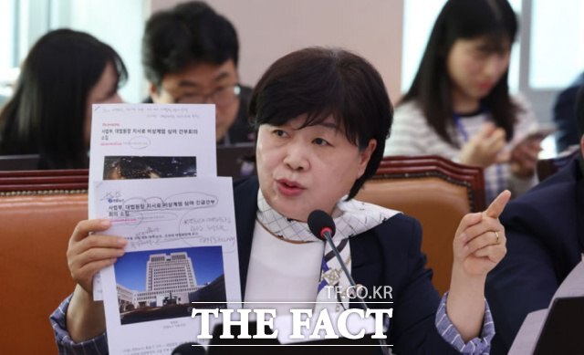 매년 역대 최악의 국감이란 평가가 나오지만 이번 국감엔 유독 비속어와 혐오 발언이 많았다는 평가가 나온다. 사진은 서영교 민주당 의원이 지난달 30일 국회에서 열린 법사위의 법무부 등 종합감사에서 질의하는 모습. /뉴시스