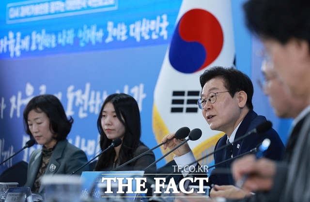 이재명 대통령이 7일 대전 국립중앙과학관에서 열린 다시 과학기술인을 꿈꾸는 대한민국 국민보고회에서 발언하고 있다. /뉴시스