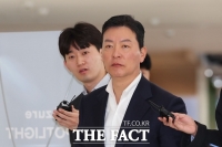  특검, '해군 선상파티 의혹' 김성훈 전 경호처 차장 첫 조사