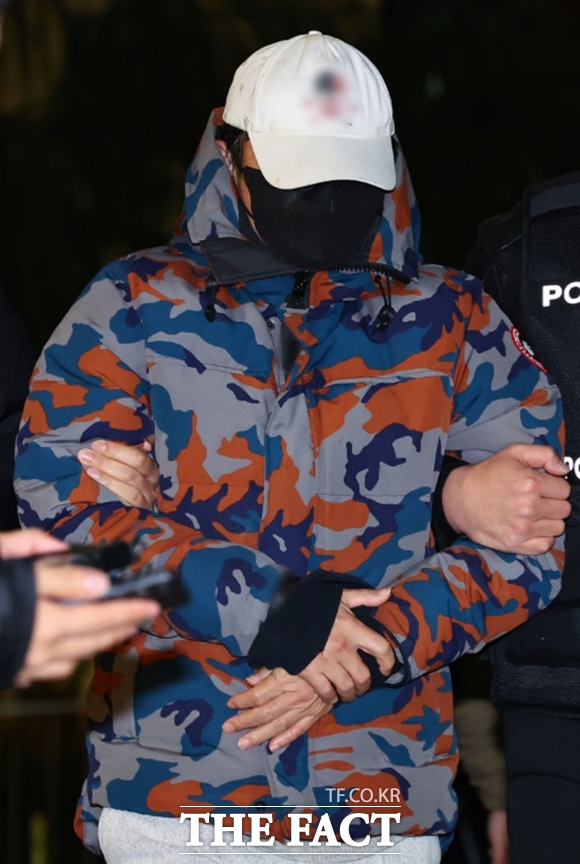 김 여사 연루 의혹을 수사하는 민중기 특별검사팀은 전날 이 씨를 자본시장법 위반 혐의로 구속기소했다. /뉴시스