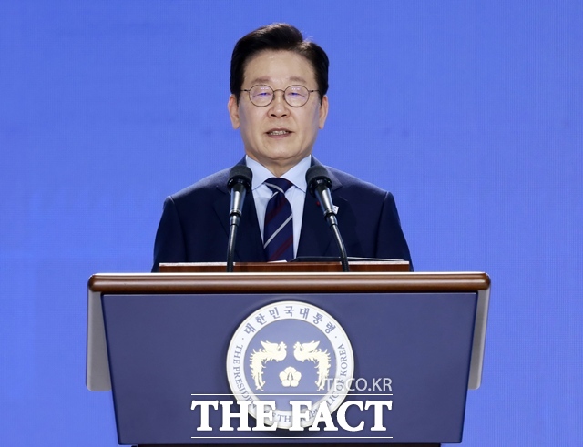 이재명 대통령이 2일 경기 고양시 킨텍스에서 열린 제22기 민주평화통일자문회의 출범식에서 연설하고 있다. /뉴시스