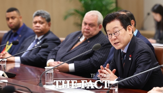 이재명 대통령이 10일 용산 대통령실에서 열린 태평양도서국 외교 장관 접견에서 발언하고 있다. /뉴시스