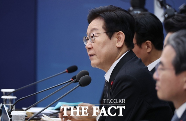 이재명 대통령이 12일 세종시 정부세종컨벤션센터에서 열린 과학기술정보통신부·개인정보보호위원회·방송미디어통신위원회 업무보고에서 발언하고 있다. /뉴시스