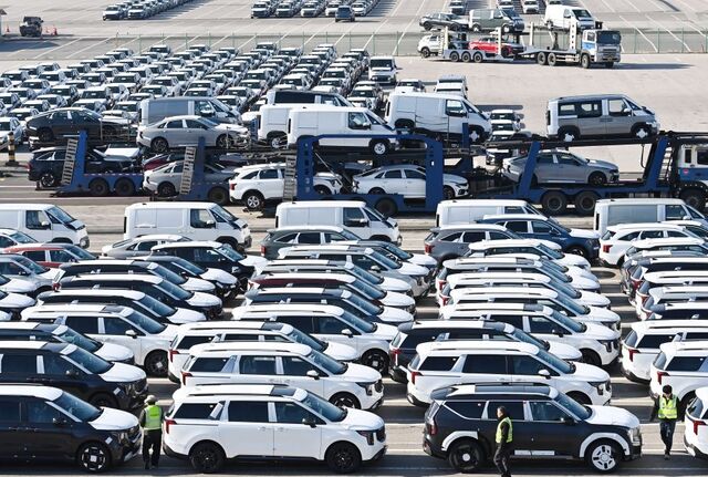 박정성 산업통상부 통상차관보는 카를로스 페냐삐엘 소토 주한멕시코대사와 내년 1월 시행 예정인 멕시코 수입관세 인상조치를 포함해 양국 통상현안을 19일 논의했다. 사진은 지난 1일 경기 평택항 자동차전용부. / 뉴시스