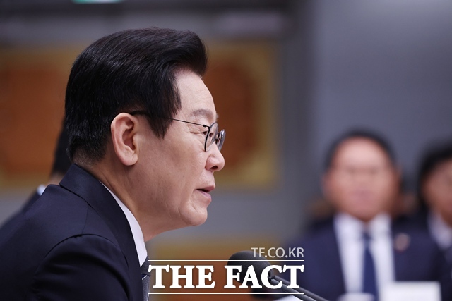 이재명 대통령이 19일 오전 정부서울청사에서 열린 외교부·재외동포청·통일부 업무보고에서 발언하고 있다. /뉴시스