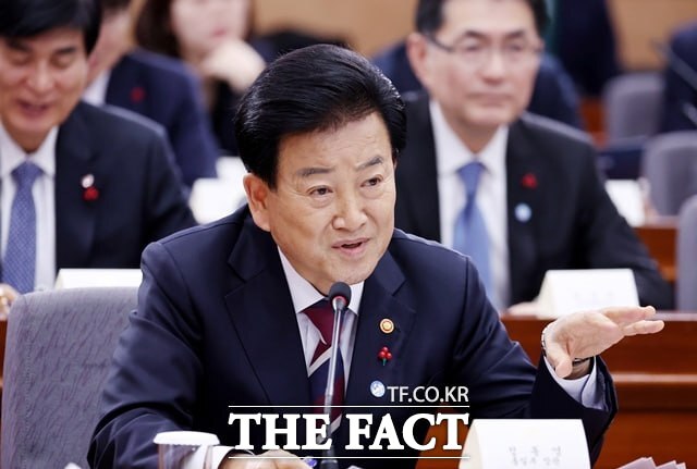 정동영 통일부 장관이 19일 정부서울청사 별관에서 열린 외교부(재외동포청)·통일부 업무보고에서 발언하는 모습. /뉴시스