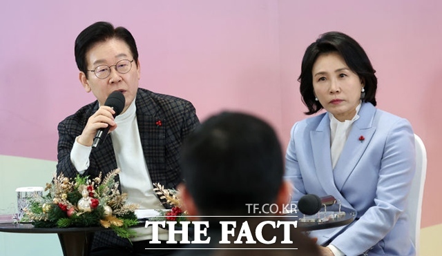 이재명 대통령이 24일 오후 신촌 세브란스 연세암병원 중입자치료센터에서 가진 희귀질환 환우·가족과의 간담회에서 발언하고 있다. /뉴시스