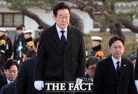  李대통령, 새해 첫 일정 현충원 참배…