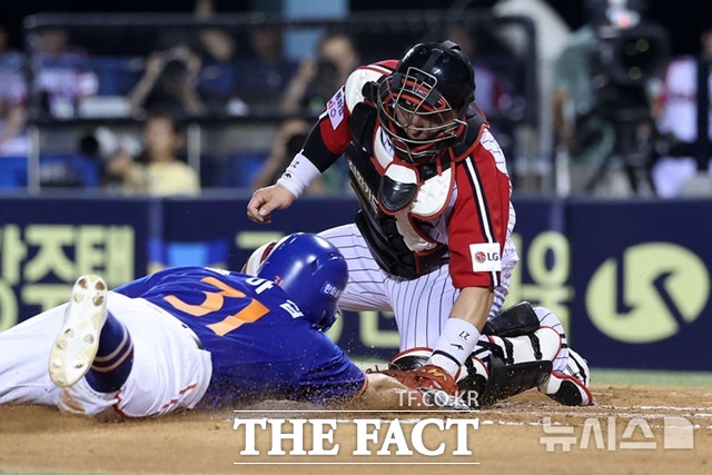 손아섭은 장타력은 전성기에 비해 많이 떨어졌지만 콘텍트 능력은 아직 리그 정상급이다. 특히 허슬 플레이는 후배 선수들의 귀감이 되고 있다. /뉴시스