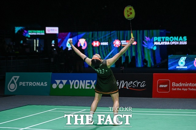 결승전 두 경기 모두 역전극을 펼치며 세계 랭킹 2위 왕즈이를 울린 안세영의 우승 확정 순간./쿠알라룸푸르=신화.뉴시스