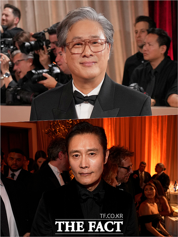 영화 '어쩔수가없다'의 박찬욱 감독(위)과 배우 이병헌이 11일(현지 시간) 미 캘리포니아주 베벌리힐스의 베벌리 힐튼에서 열리는 제83회 골든글로브 시상식에 도착해 포토타임을 갖고 있다. /베벌리힐스=AP.뉴시스