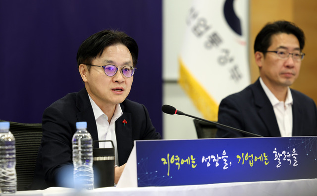 오승철 산업통상부 기획조정실장은 13일 정부세종청사에서 열린 공공기관 업무보고 사후브리핑에서 