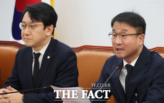 한병도 더불어민주당 원내대표가 29일 오전 서울 여의도 국회에서 열린 정책조정회의에서 발언을 하고 있다./뉴시스