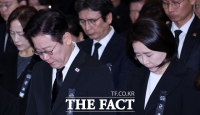  李 대통령 부부, 이해찬 전 총리 영결식 참석…고인에 마지막 인사