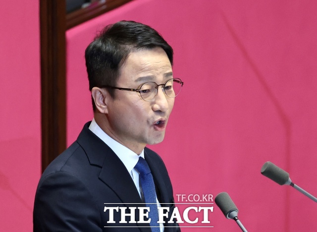 한병도 더불어민주당 원내대표는 3일 국회 본회의장에서 발표한 국정에 관한 교섭단체 연설에서 이재명 정부의 성공이 곧 국민의 성공이라며 민주당은 이재명 정부와 함께 2026년을 대한민국 대도약의 원년으로 만들겠다고 말했다. /뉴시스