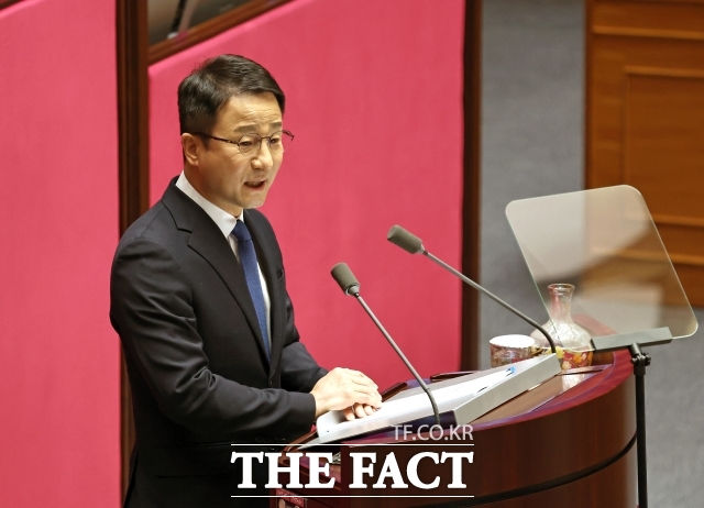 한병도 더불어민주당 원내대표가 3일 오전 서울 여의도 국회에서 열린 제432회국회(임시회) 제2차 본회의에서 국정에 관한 교섭단체대표연설을 하고 있다. /뉴시스