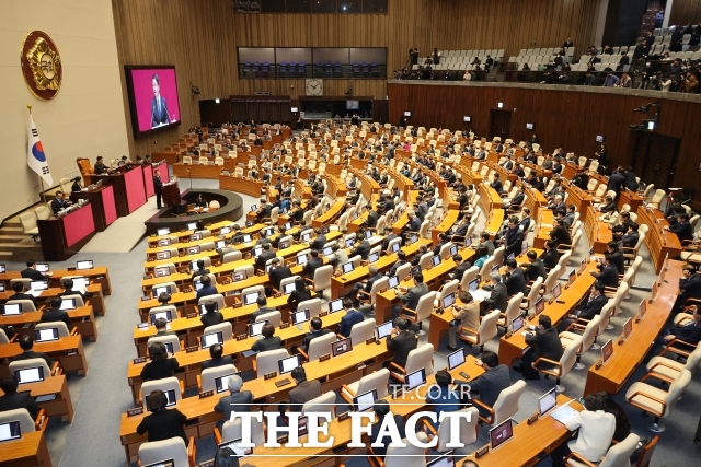 한병도 더불어민주당 원내대표가 3일 오전 서울 여의도 국회에서 열린 제432회국회(임시회) 제2차 본회의에서 국정에 관한 교섭단체대표연설을 하고 있다. /뉴시스