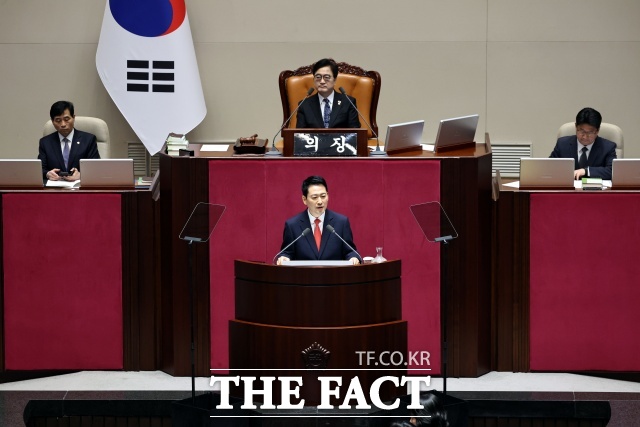 장동혁 국민의힘 대표가 4일 오전 서울 여의도 국회에서 열린 제432회국회(임시회) 제3차 본회의에서 국정에 관한 교섭단체 대표연설을 하고 있다. /뉴시스