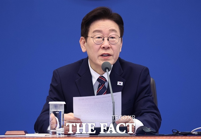 이재명 대통령이 12일 청와대에서 주재한 제23차 수석보좌관회의에서 발언하고 있다. /뉴시스