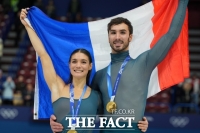  [동계올림픽] 프랑스 보드리-시즈롱, 아이스댄스 금메달…판정 논란 제기