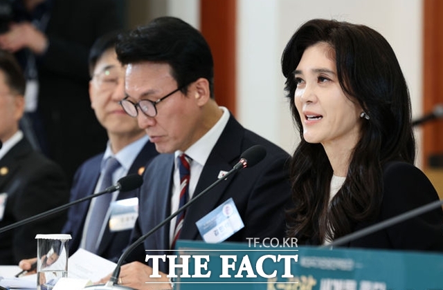 한국방문의해위원장인 이부진 호텔신라 사장이 25일 오후 청와대에서 열린 확대국가관광전략회의에 참석해 발언하고 있다. /뉴시스