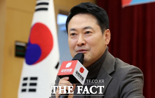 장동혁 국민의힘 대표가 25일 오후 서울 양천구 해누리타운 아트홀에서 열린 부동산정책 정상화 특별위원회 양천구 주민과 함께하는 현장 간담회에 참석해 발언을 하고 있다. /뉴시스